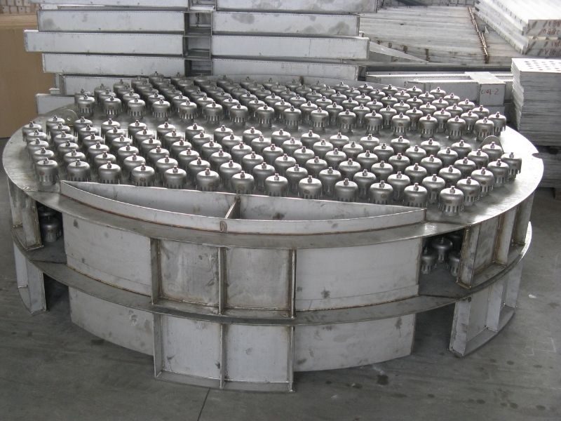 Tray column internals — bubble cap, sieve, valve and tongue tray decks