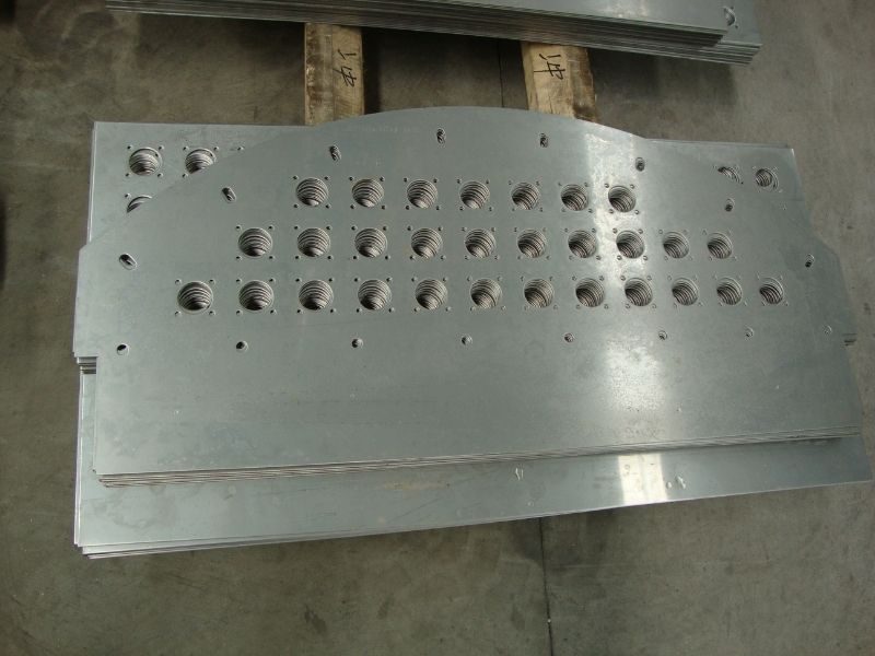 Sieve tray deck — a perforated plate for vapour–liquid contact
